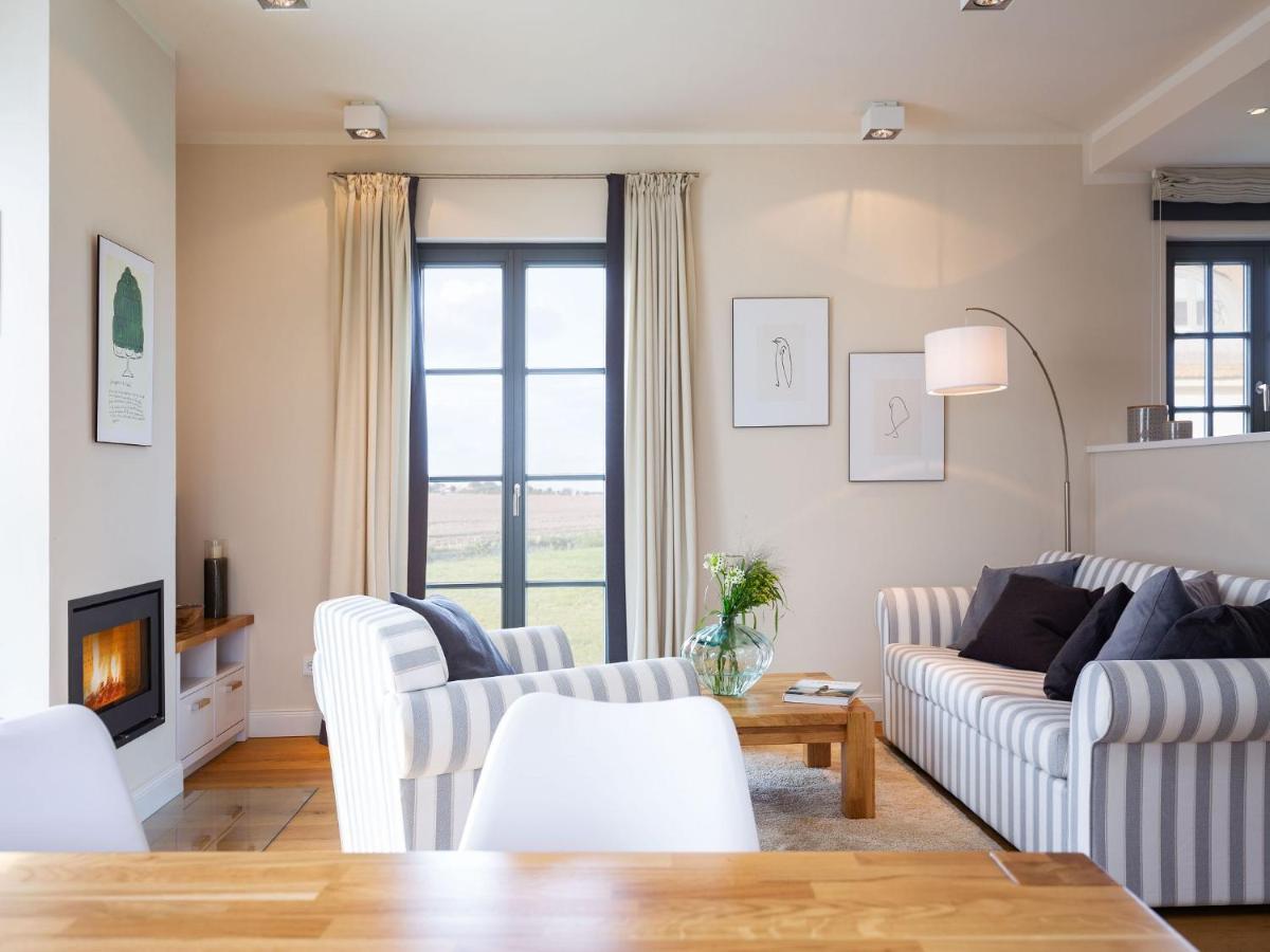 Reetland Am Meer - Premium Reetdachvilla Mit 2 Schlafzimmern, Sauna Und Kamin E04 Dranske Exterior photo
